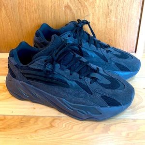 Yeezy Vanta V2 700 Black